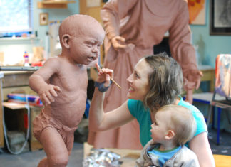 Sculpting children - Mardie Rees - RealismToday.com