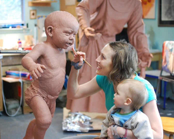 Sculpting children - Mardie Rees - RealismToday.com