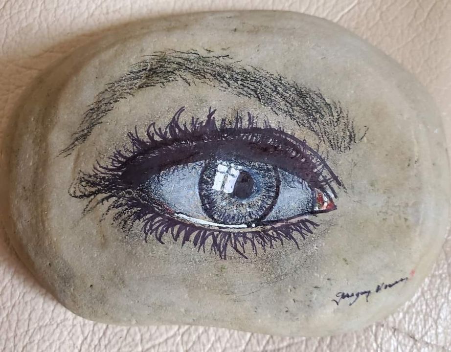 drawing of a human eye
